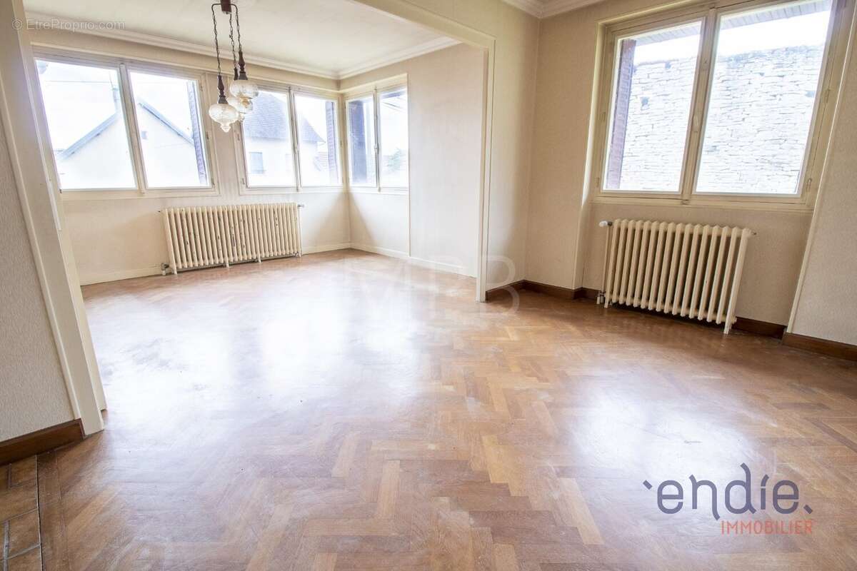 Maison à BOURBERAIN