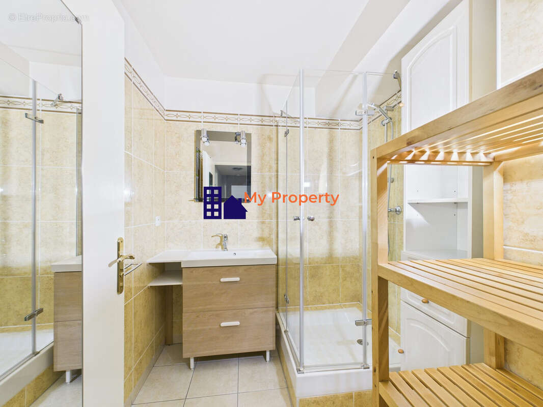 Appartement à SARTROUVILLE