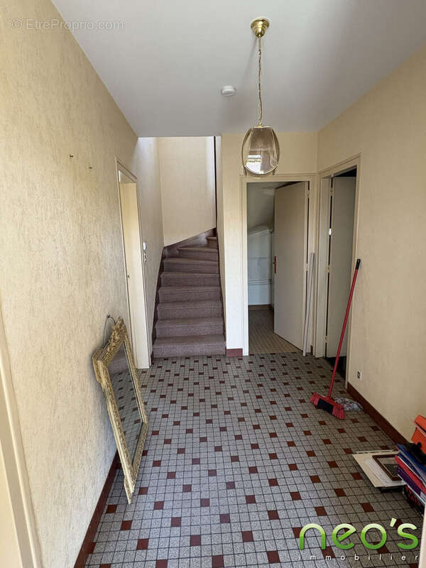 Maison à SAINT-MACAIRE-EN-MAUGES