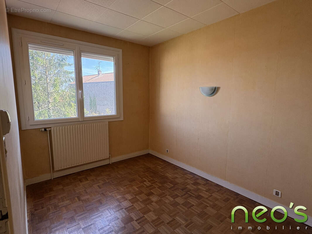 Maison à SAINT-MACAIRE-EN-MAUGES