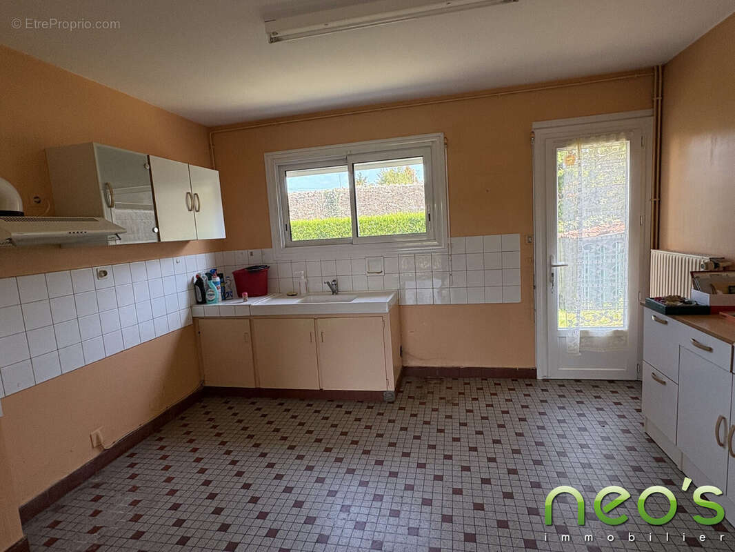 Maison à SAINT-MACAIRE-EN-MAUGES