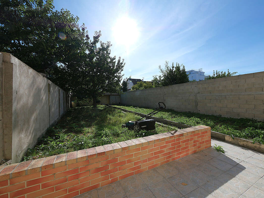 Maison à LE BLANC-MESNIL