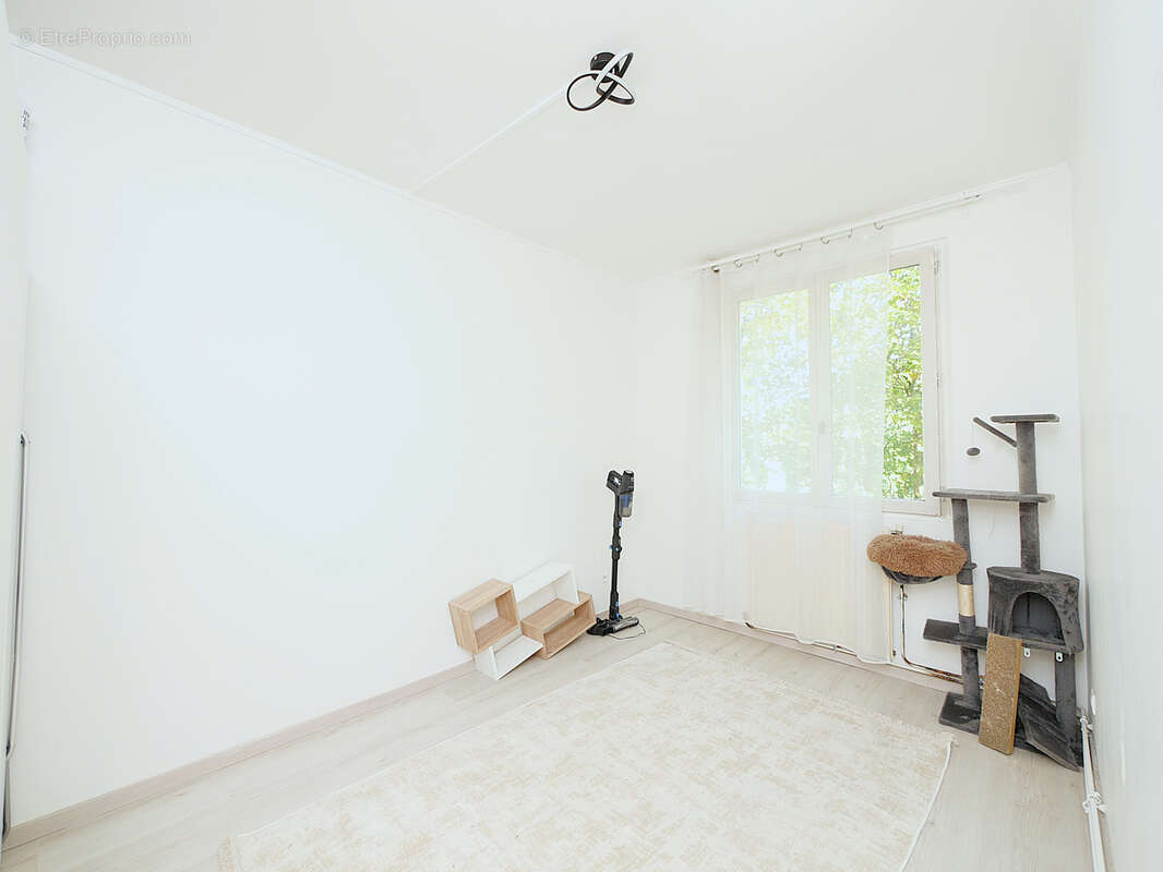 Appartement à LE BLANC-MESNIL