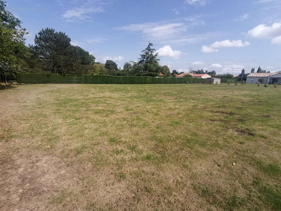 Terrain à BARRY-D&#039;ISLEMADE
