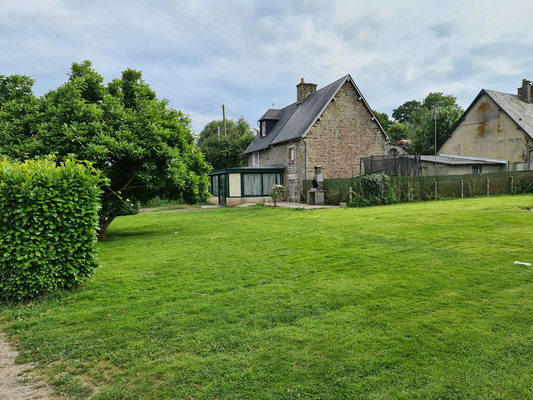 Maison à LA CHAPELLE-BICHE