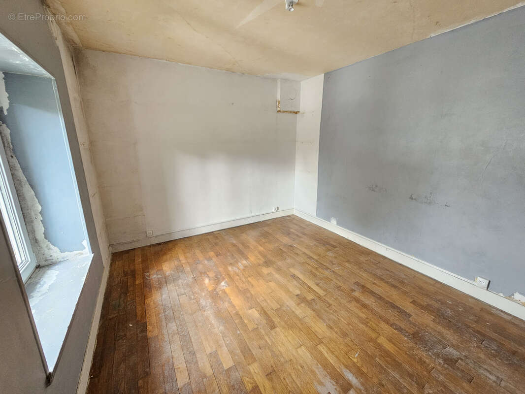 Maison à LA CHAPELLE-BICHE