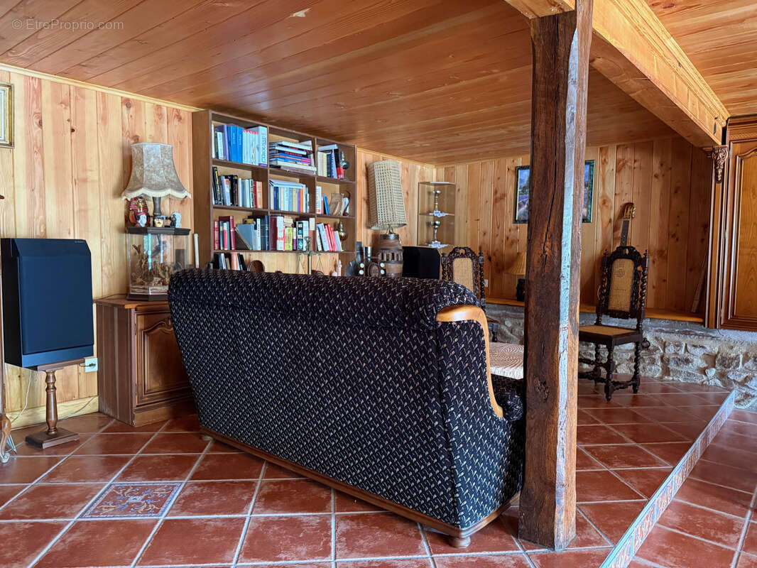 Maison à GOUTTIERES