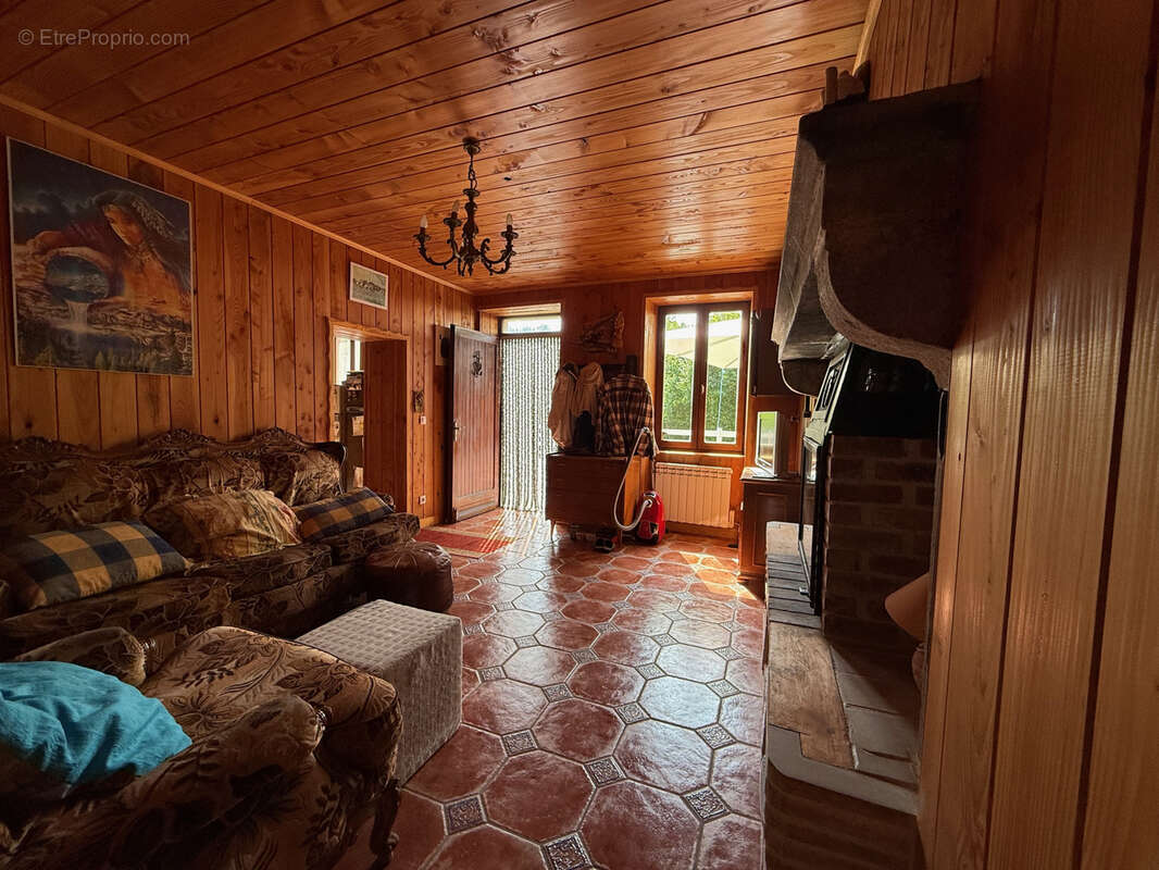 Maison à GOUTTIERES