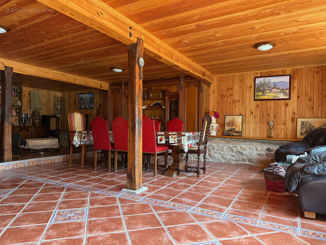 Maison à GOUTTIERES