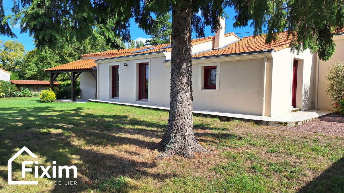 Maison à SAINT-JULIEN-DE-CONCELLES