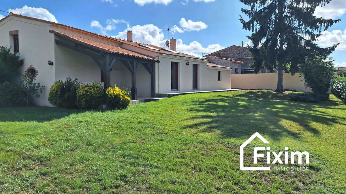 Maison à SAINT-JULIEN-DE-CONCELLES