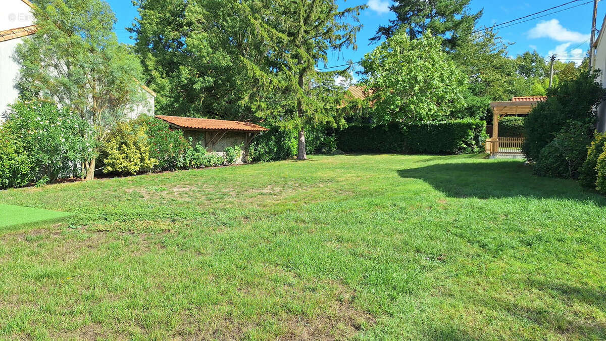 Maison à SAINT-JULIEN-DE-CONCELLES