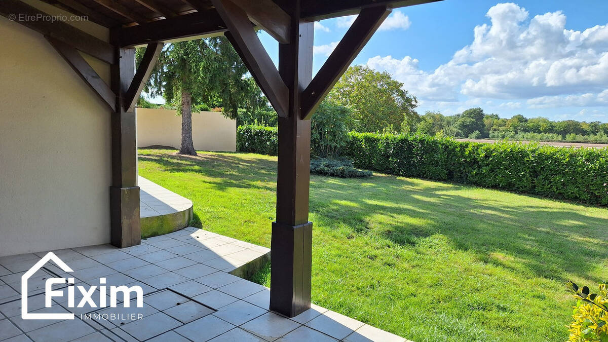 Maison à SAINT-JULIEN-DE-CONCELLES