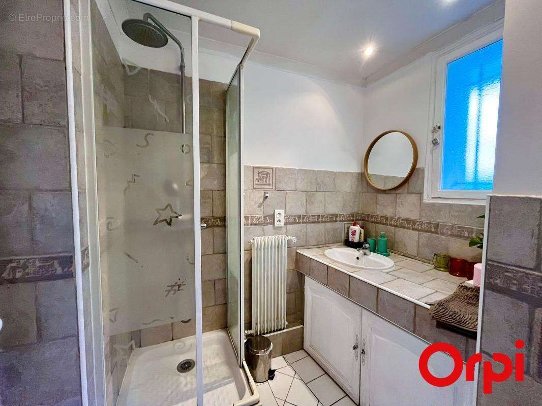 Appartement à MARSEILLE-7E