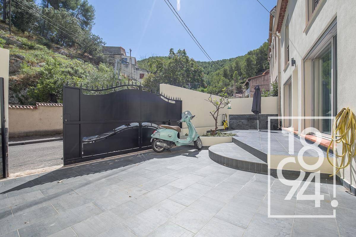 Maison à MARSEILLE-11E