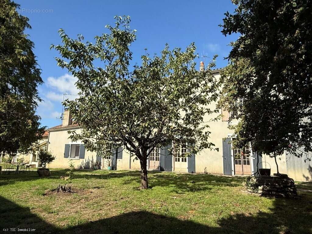 Maison à VILLEFAGNAN