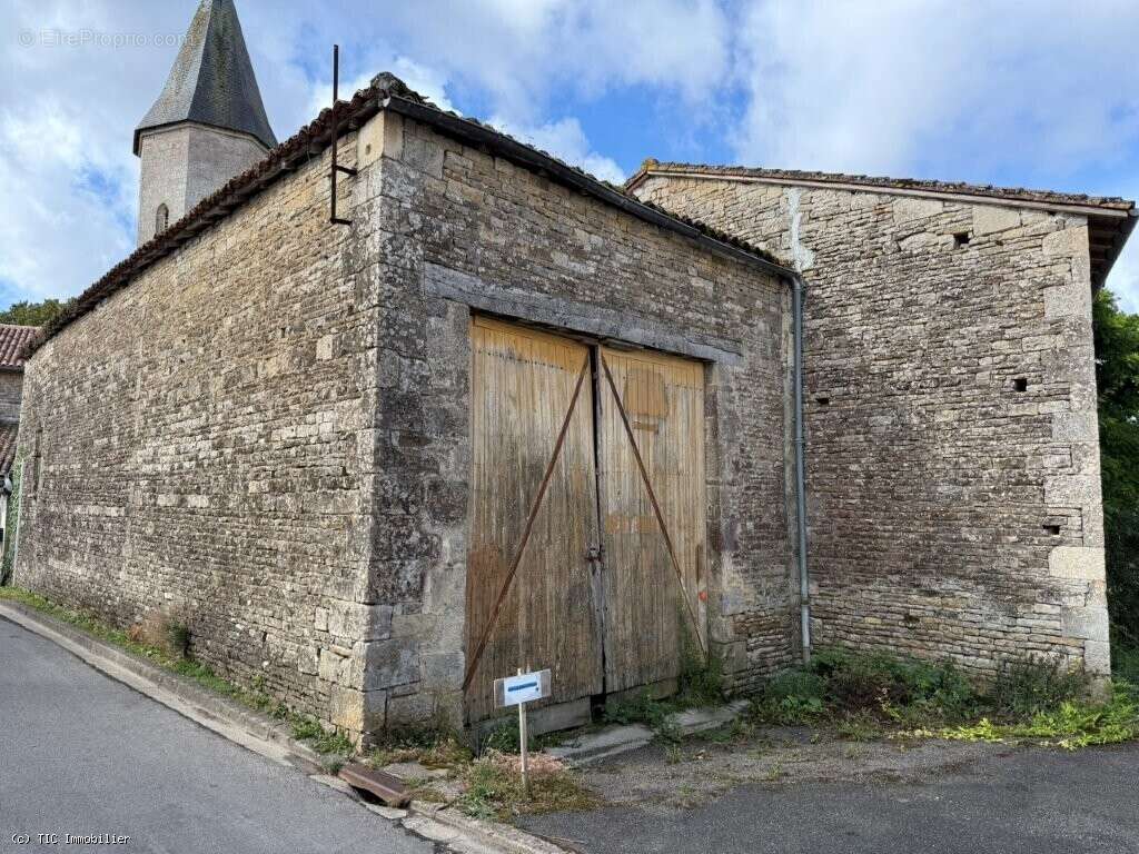 Maison à VILLEFAGNAN