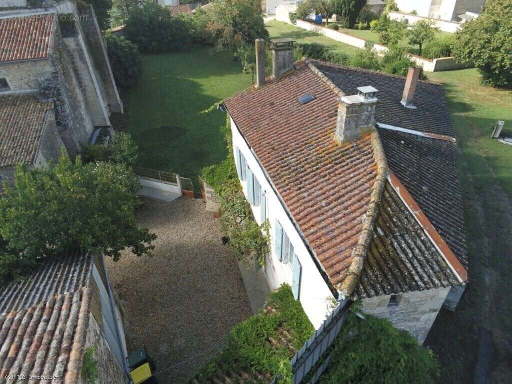 Maison à VILLEFAGNAN