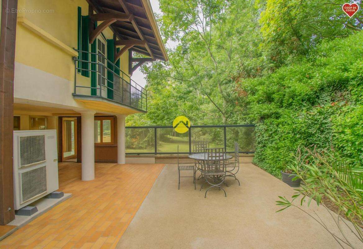 Appartement à LE BUGUE