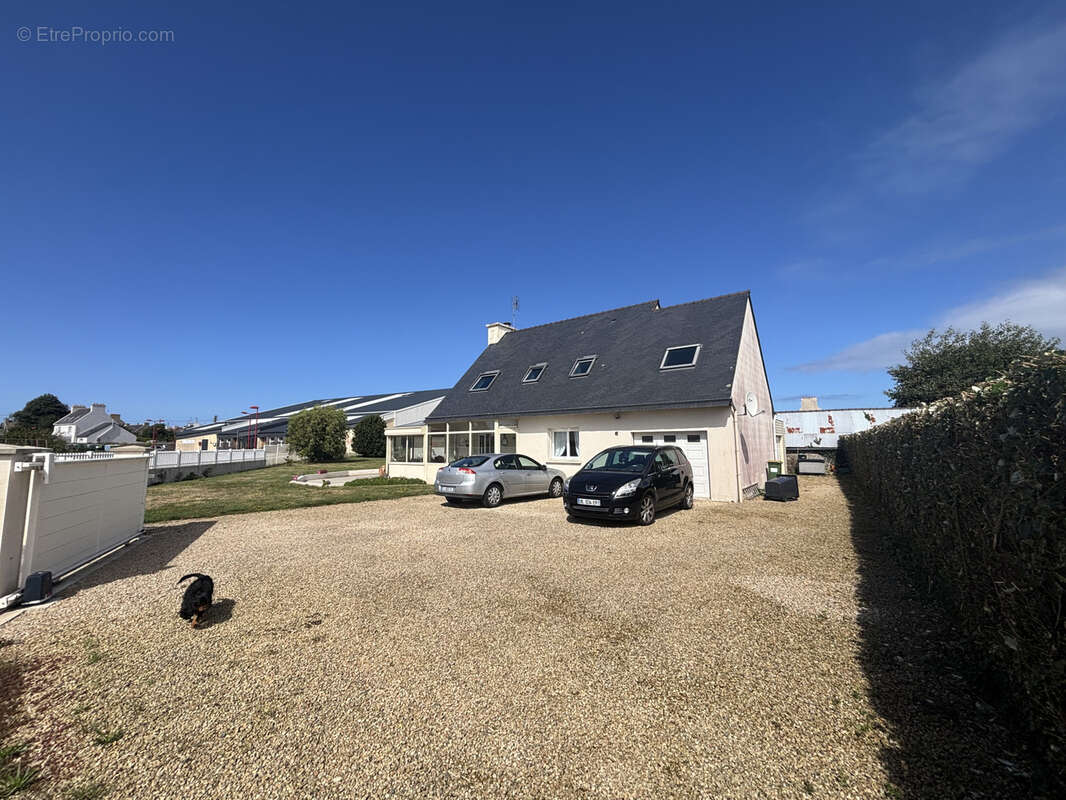 Maison à PLOUGUERNEAU