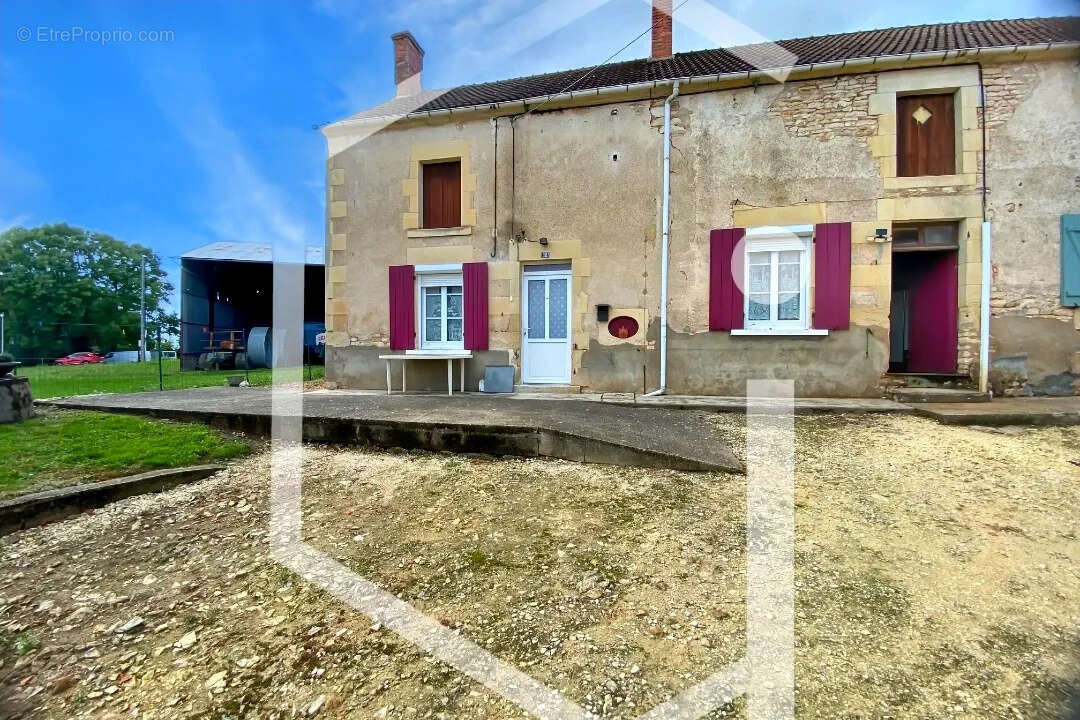 Maison à COSNE-COURS-SUR-LOIRE