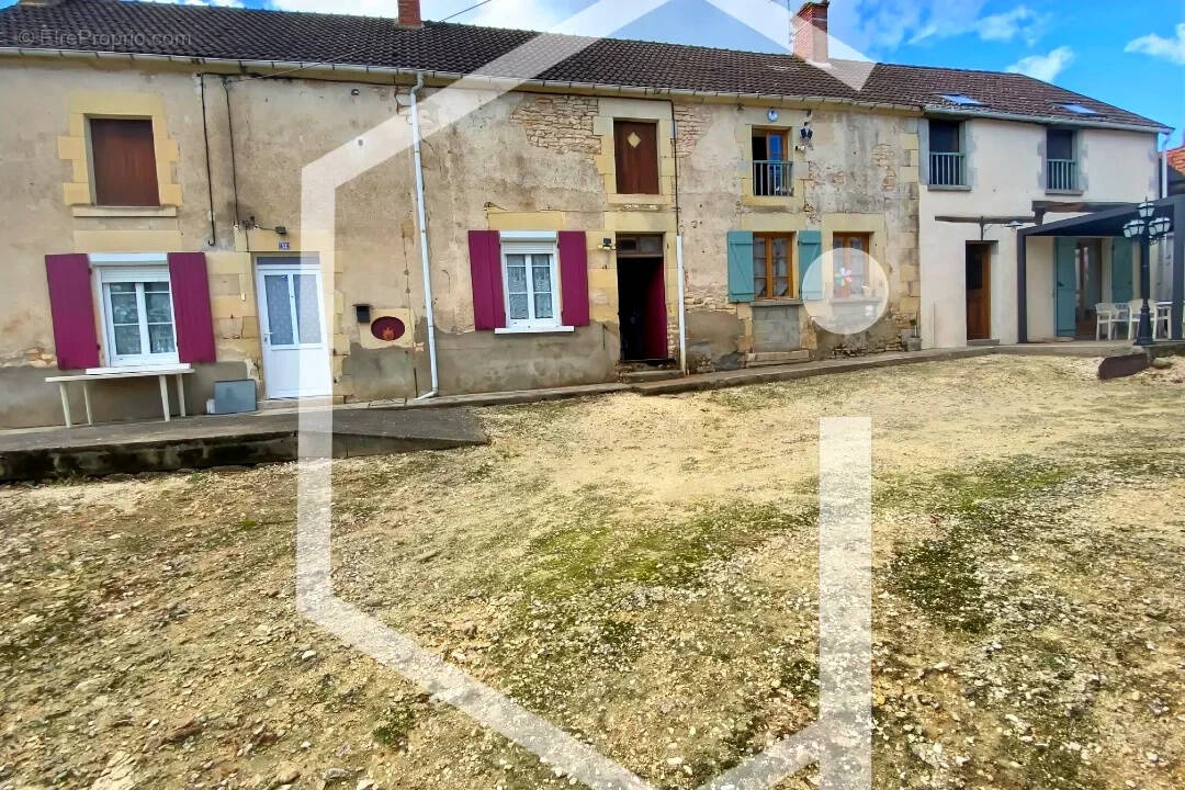 Maison à COSNE-COURS-SUR-LOIRE