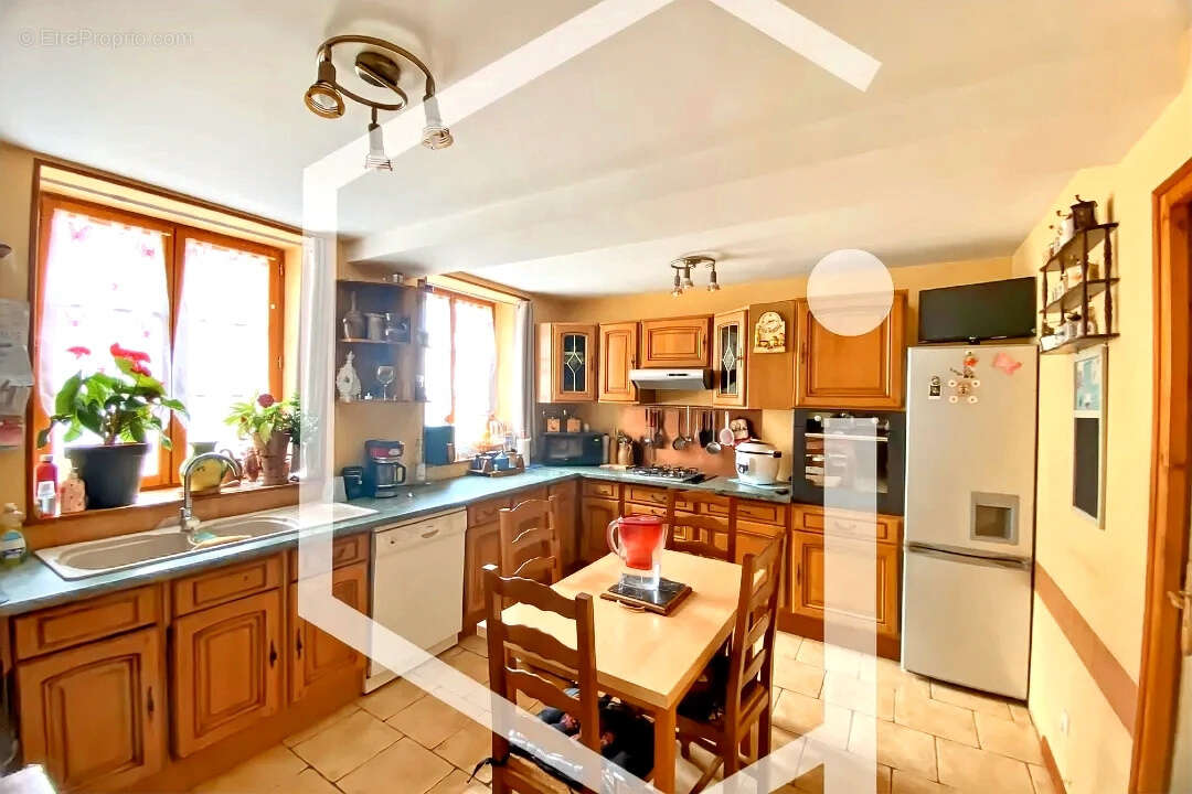 Maison à COSNE-COURS-SUR-LOIRE