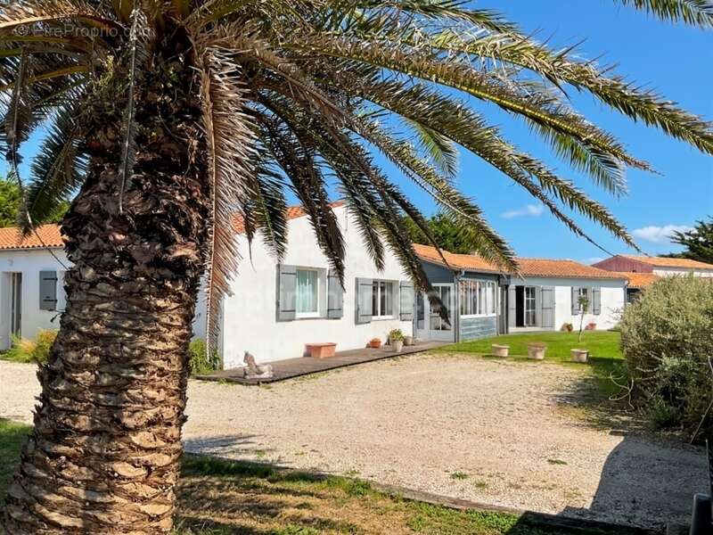 Maison à SAINT-CLEMENT-DES-BALEINES