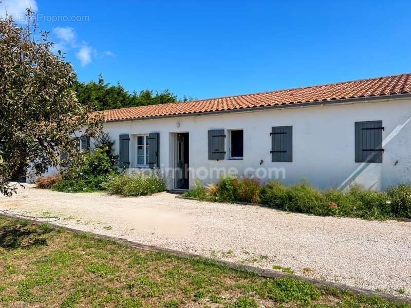 Maison à SAINT-CLEMENT-DES-BALEINES