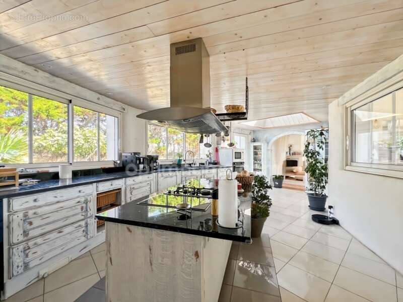 Maison à SAINT-CLEMENT-DES-BALEINES