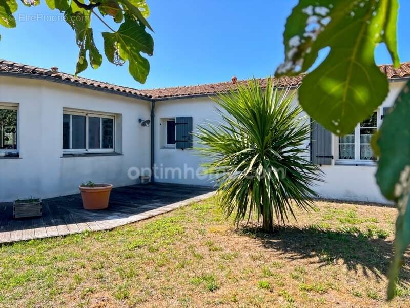 Maison à SAINT-CLEMENT-DES-BALEINES