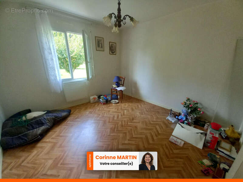 Maison à SAINT-JEAN-LA-POTERIE