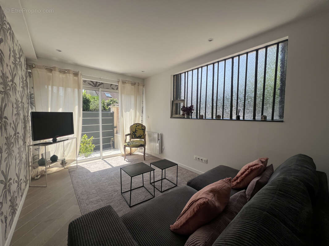 Maison à SARTROUVILLE