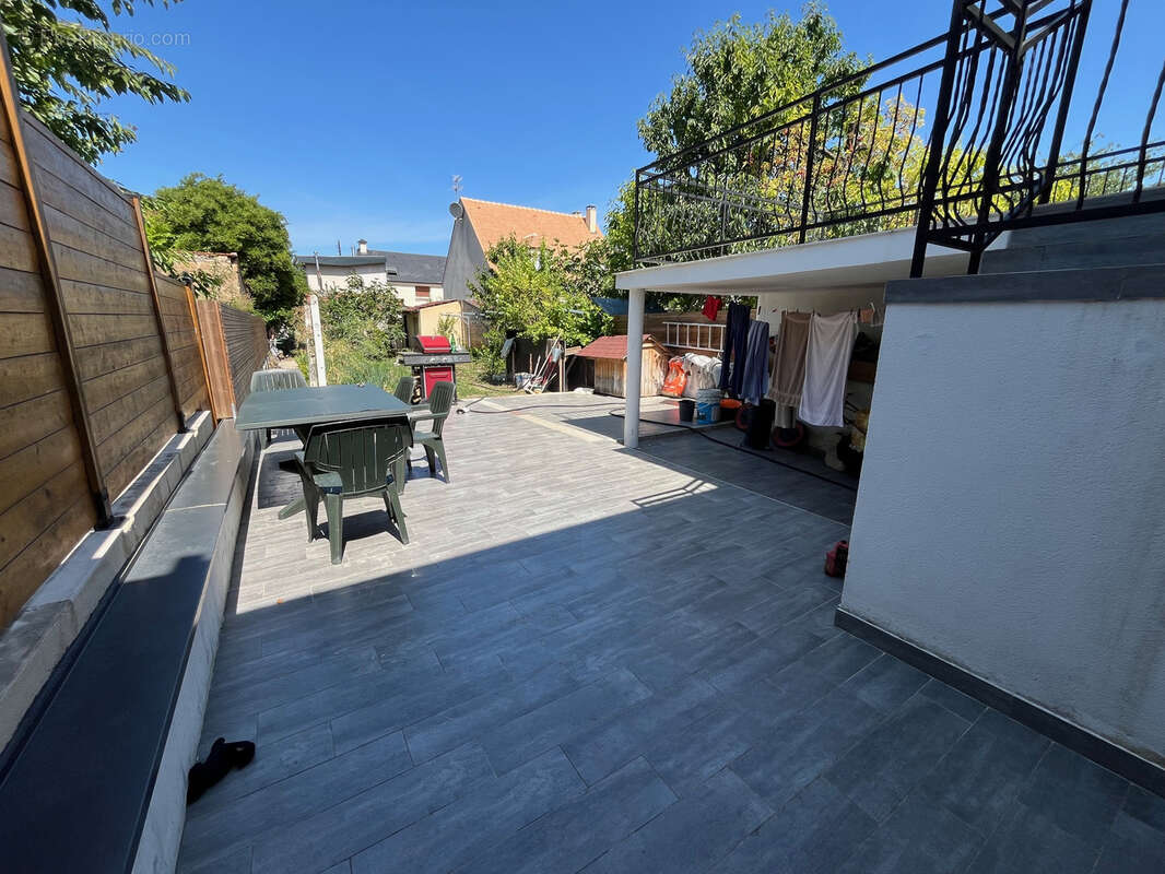 Maison à SARTROUVILLE