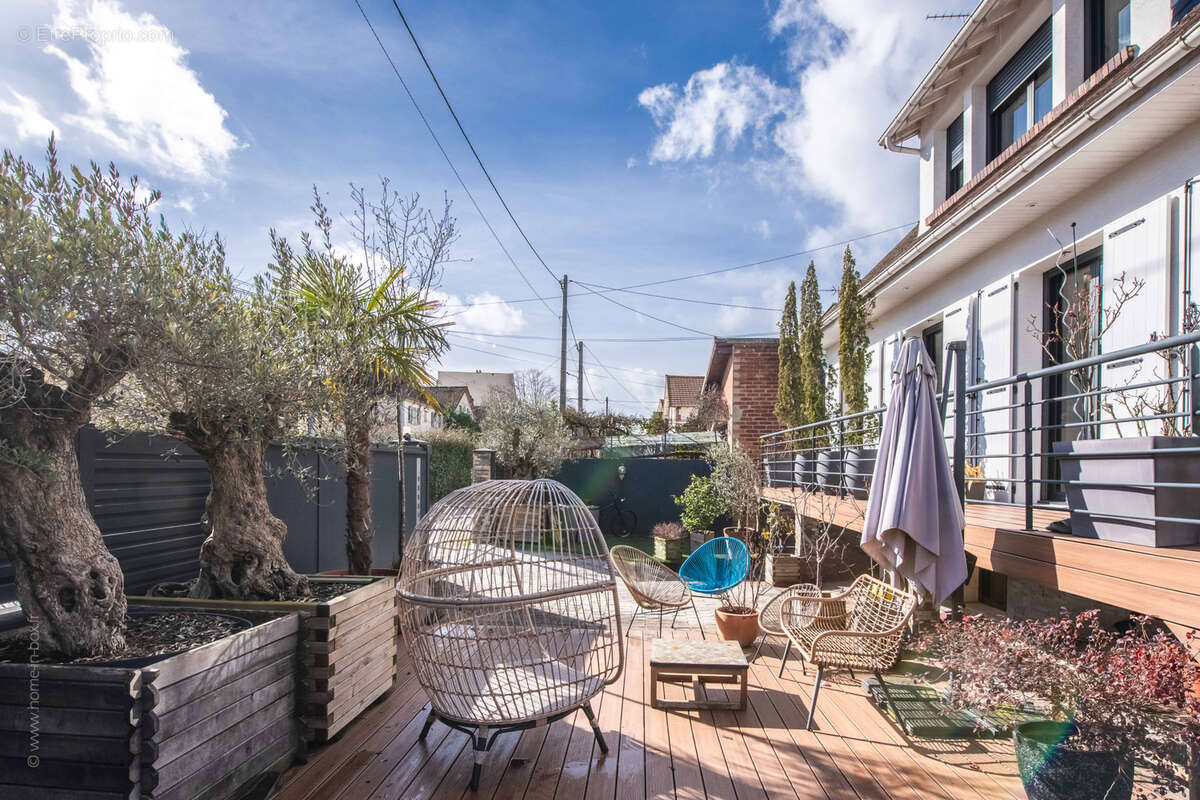 Maison à SARTROUVILLE