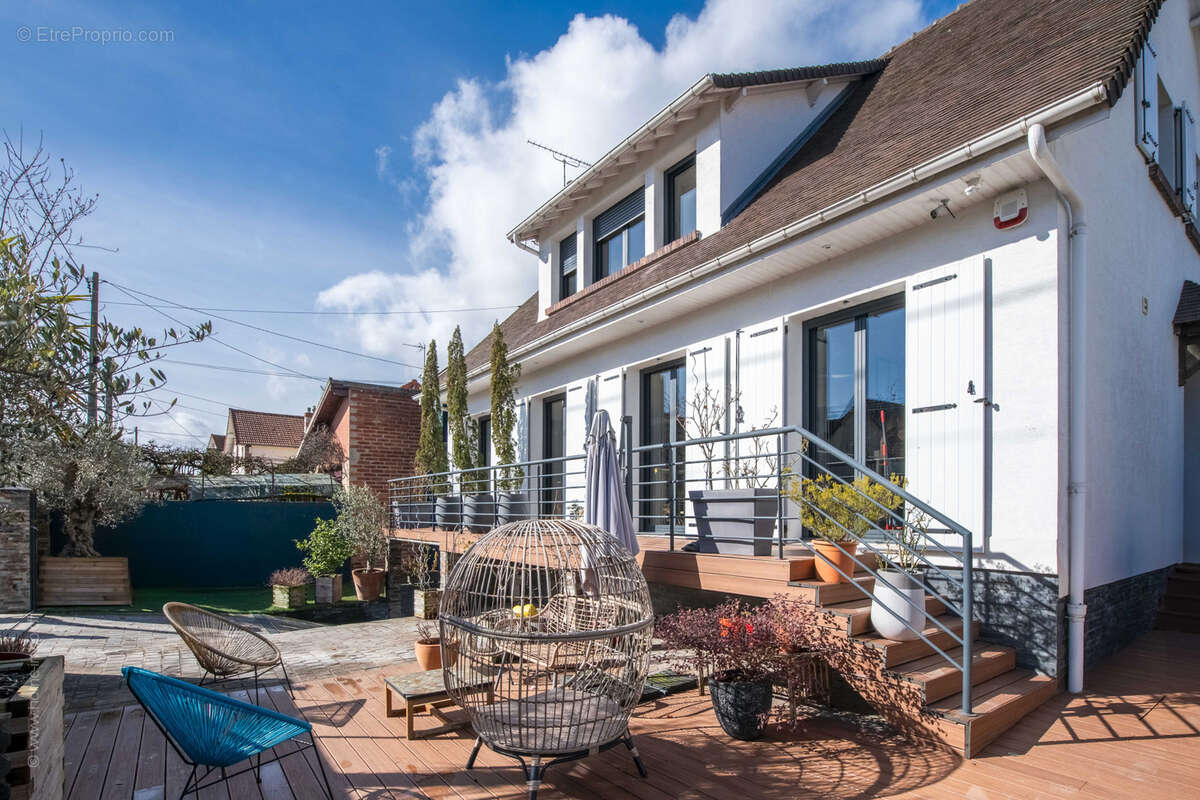 Maison à SARTROUVILLE