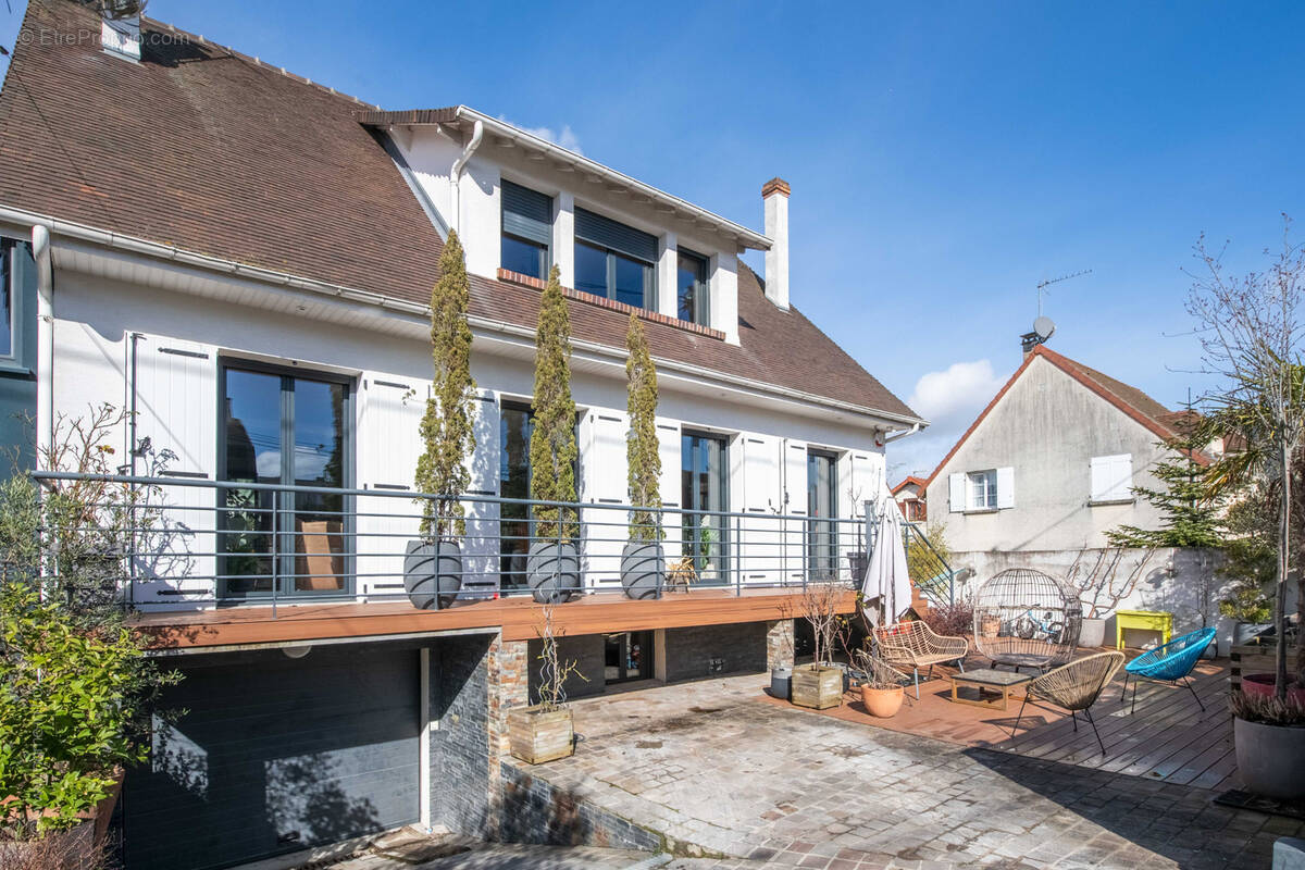 Maison à SARTROUVILLE