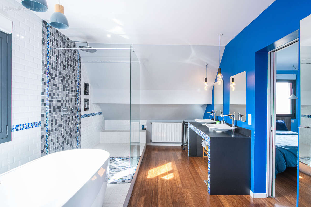 Maison à SARTROUVILLE