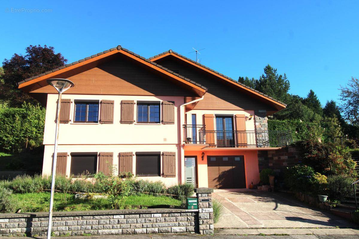 Maison à LE THILLOT