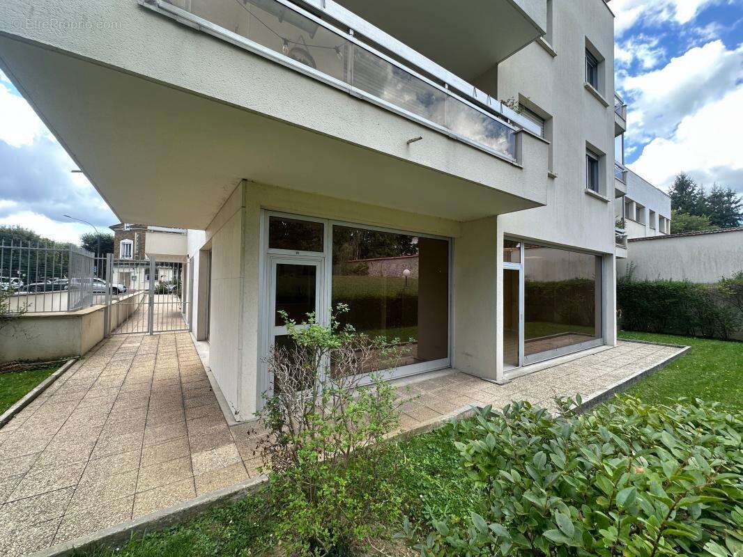 Commerce à SAINT-MAUR-DES-FOSSES