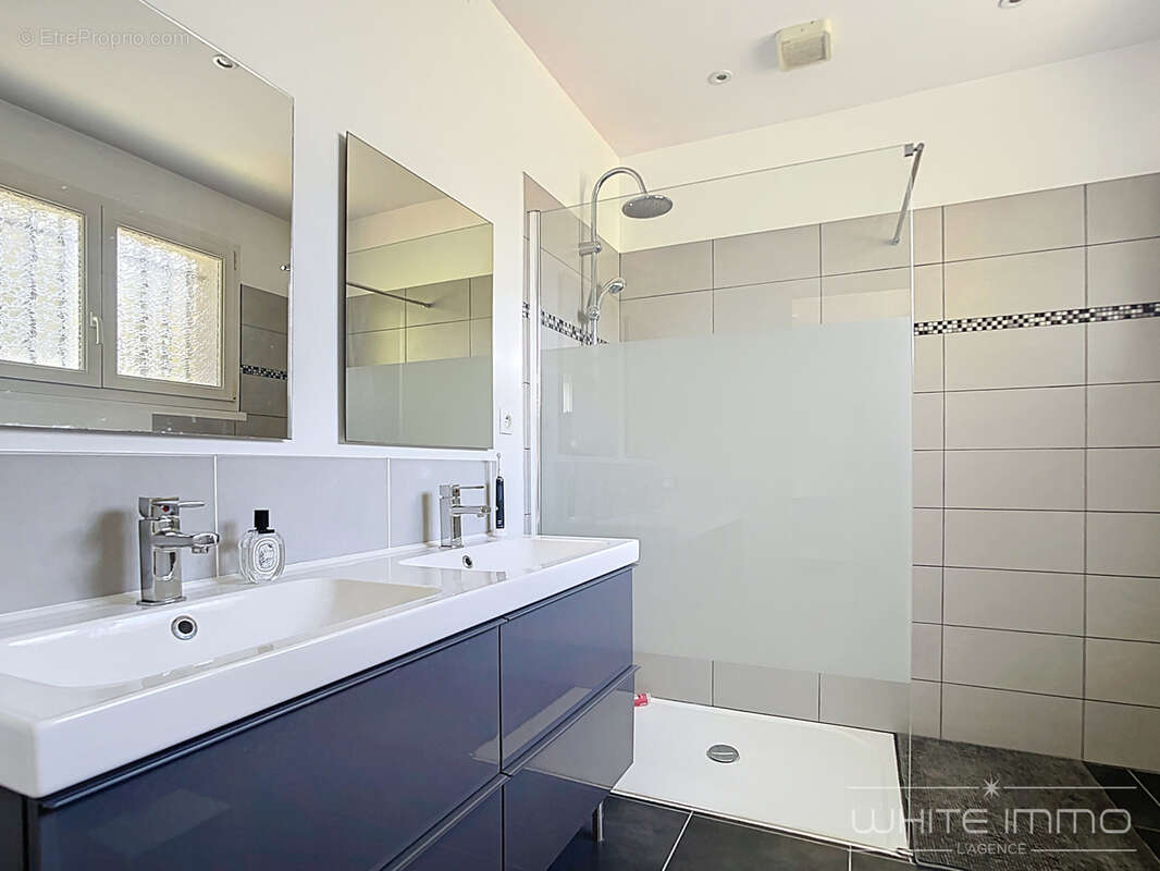 Maison à FRANCHEVILLE