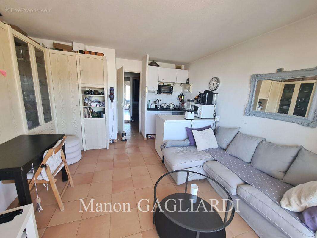 Appartement à SAINT-CYR-SUR-MER