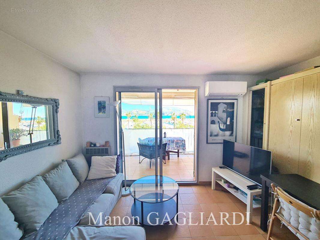 Appartement à SAINT-CYR-SUR-MER