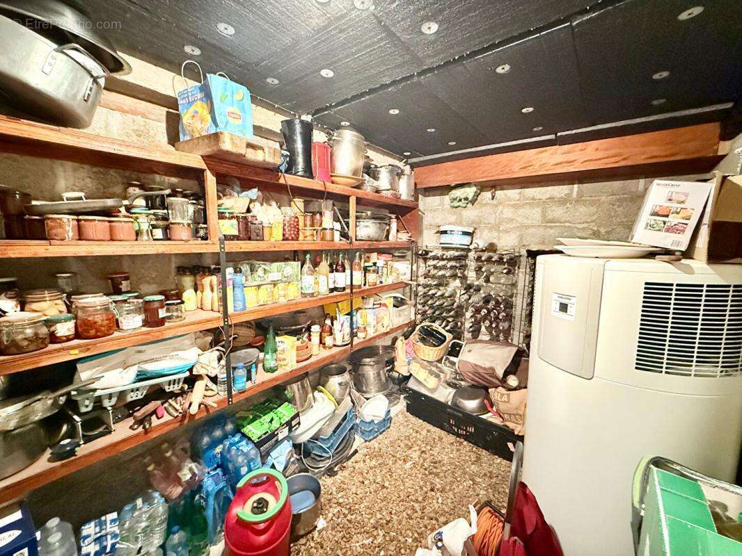 Maison à LAROCHE-SAINT-CYDROINE