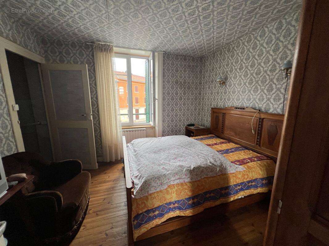 Maison à SAINT-REMY-SUR-DUROLLE