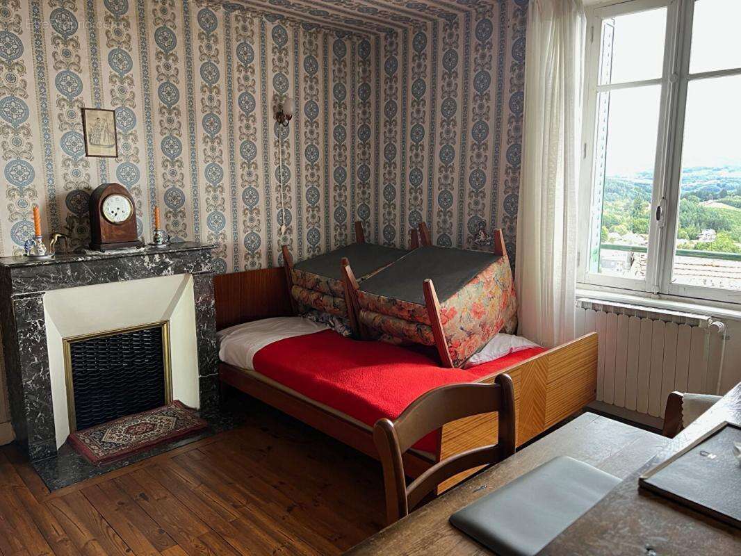 Maison à SAINT-REMY-SUR-DUROLLE