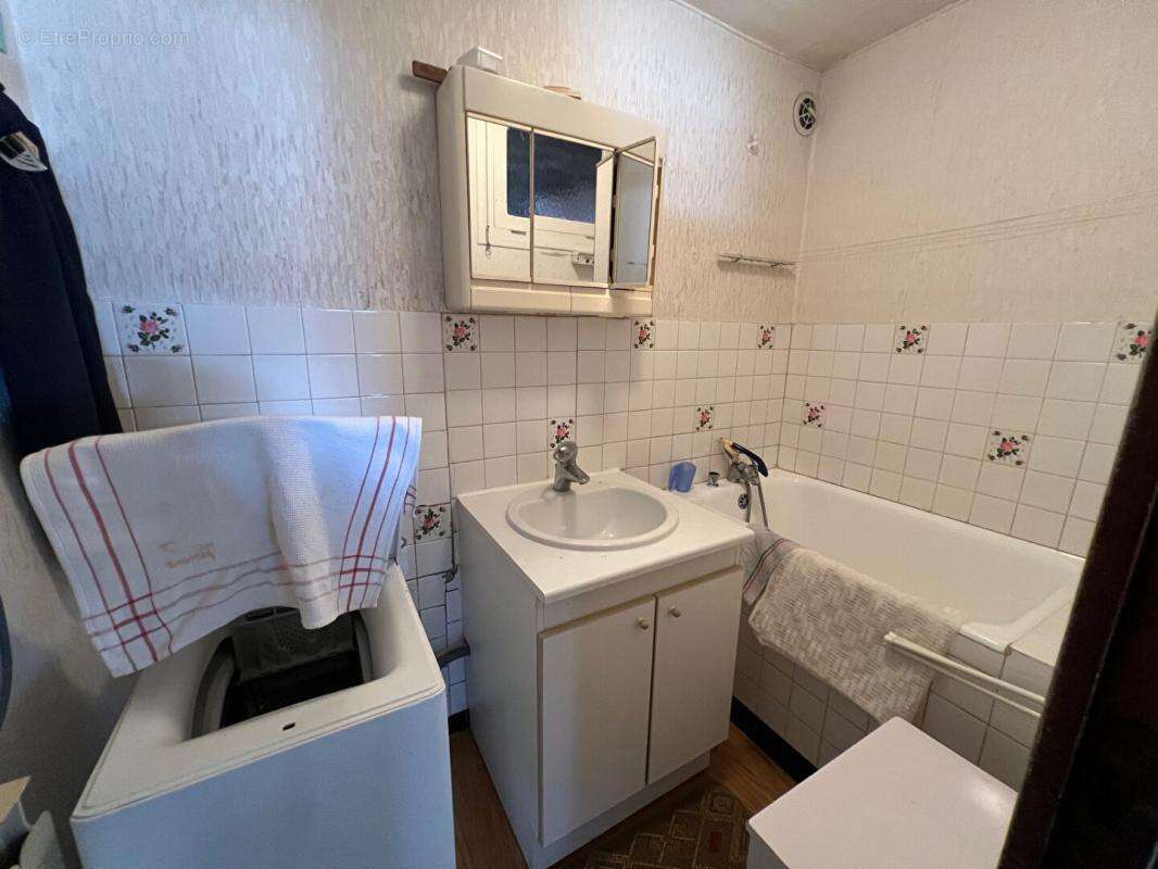 Maison à SAINT-REMY-SUR-DUROLLE