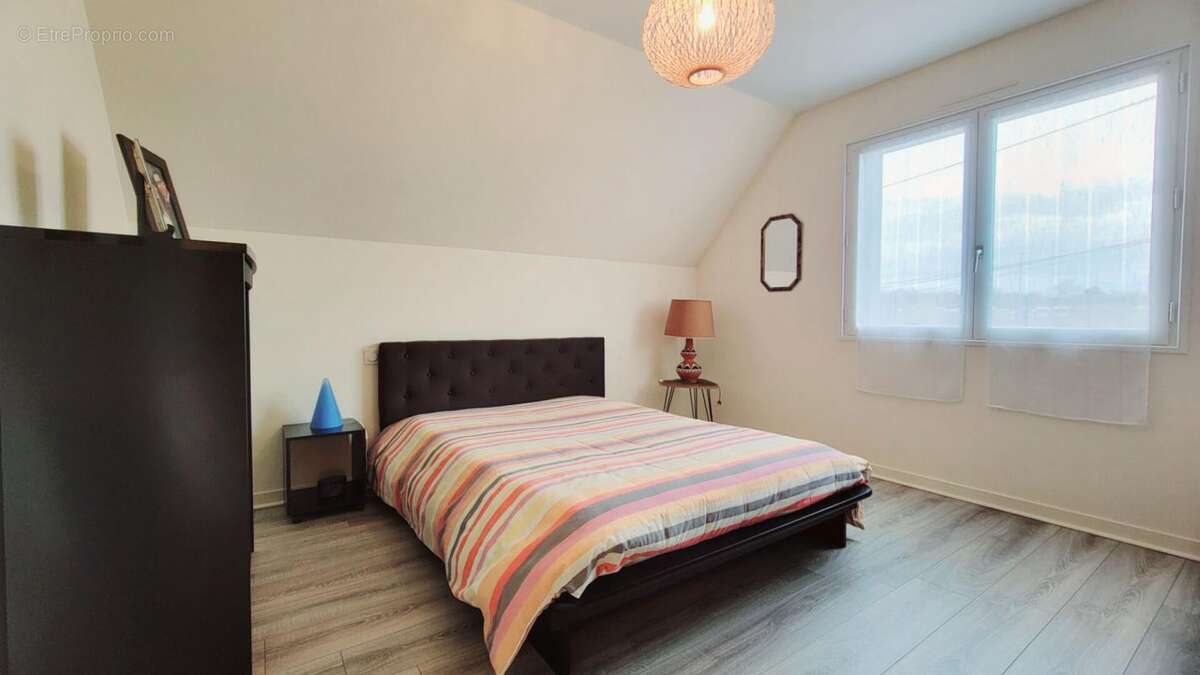 Maison à LA MEMBROLLE-SUR-LONGUENEE