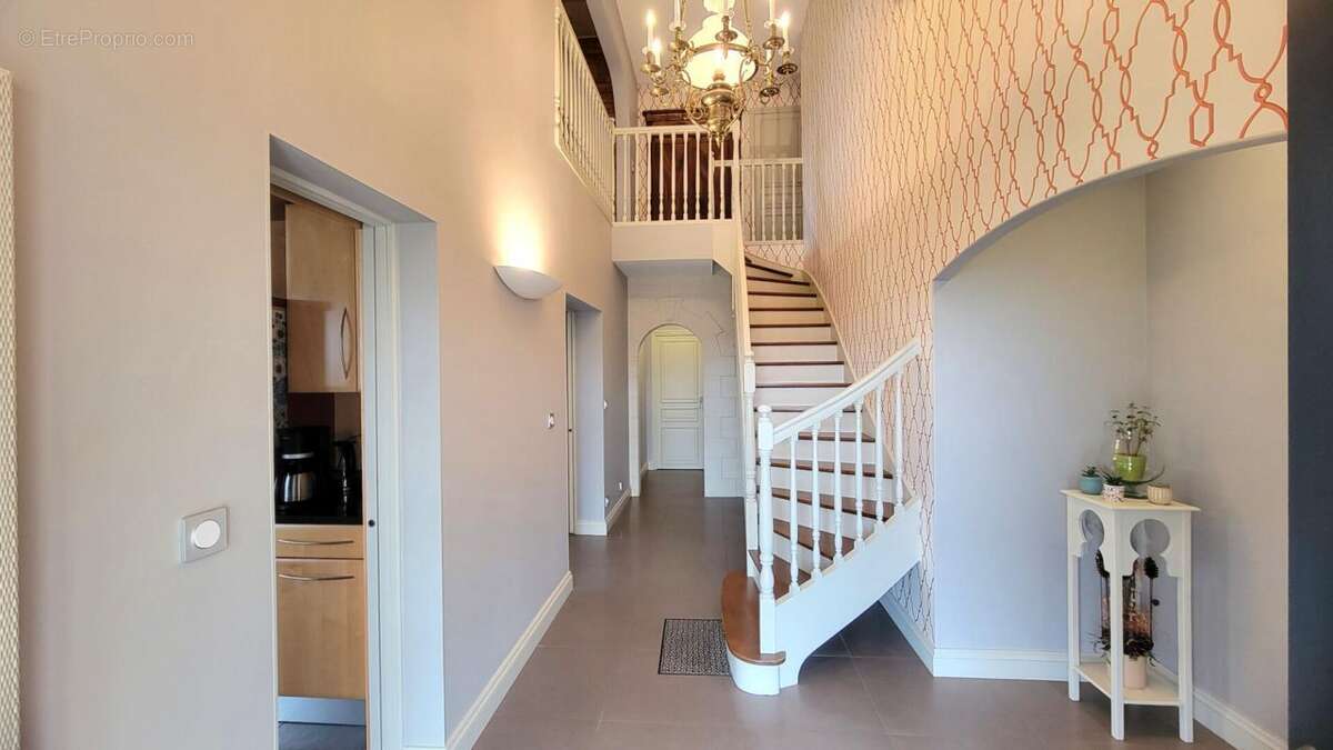 Maison à LA MEMBROLLE-SUR-LONGUENEE