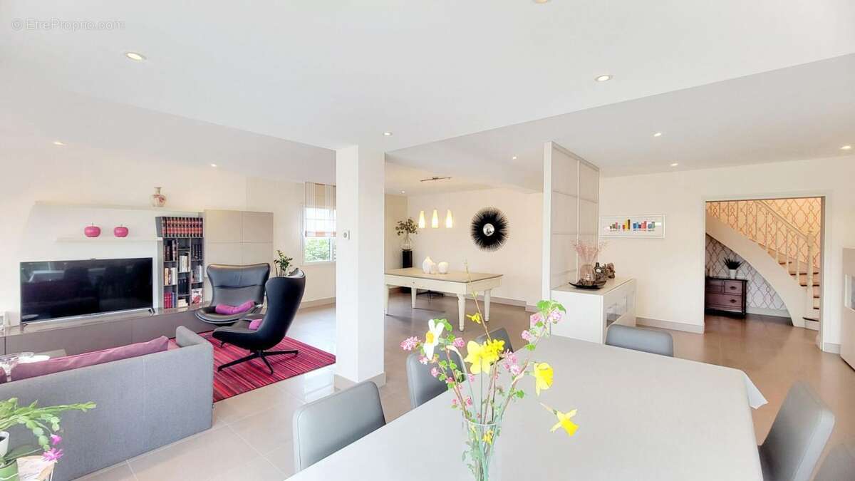 Maison à LA MEMBROLLE-SUR-LONGUENEE